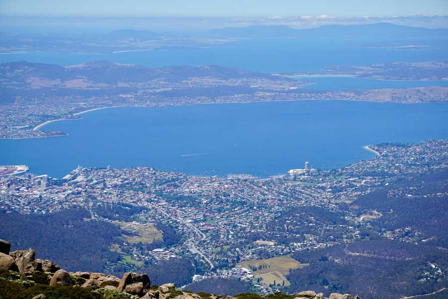 Ripresa dall'alto di Hobart in tasmania